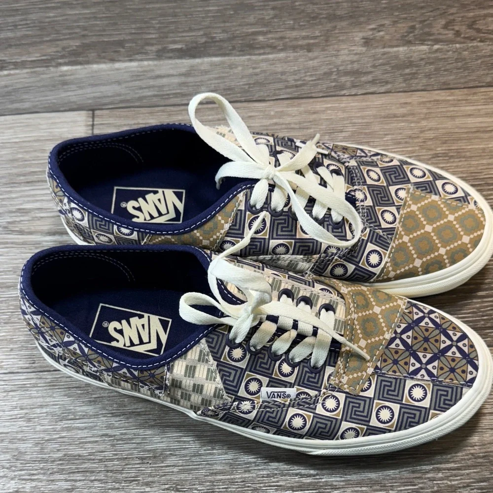 Vans Blue and tan Patterned Sneakers men’s 8.5 (s51)